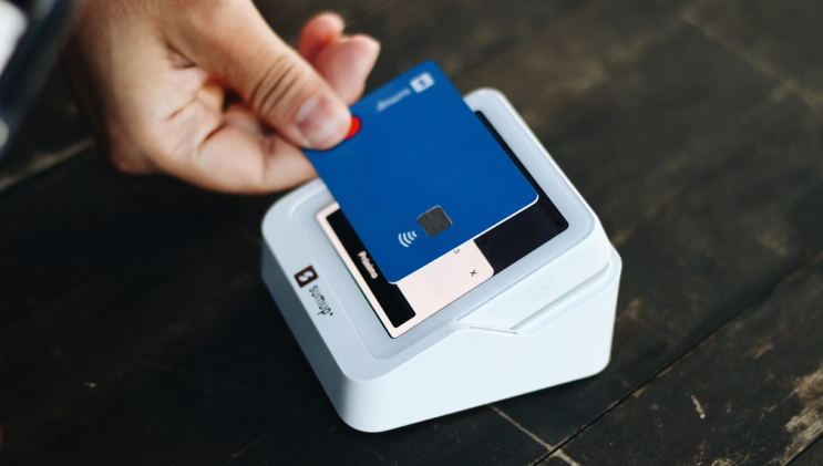 America needs to catch up on contactless credit card use